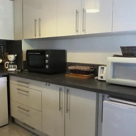 Agreable Renove En Rez De Jardin Avec Parking Агд