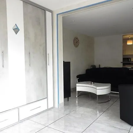 Agreable Renove En Rez De Jardin Avec Parking Апартаменты