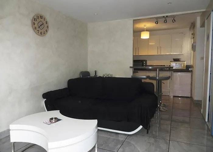 Апартаменты Agreable Renove En Rez De Jardin Avec Parking *