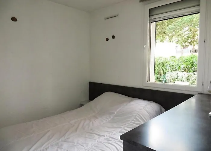 Agreable Renove En Rez De Jardin Avec Parking * Агд